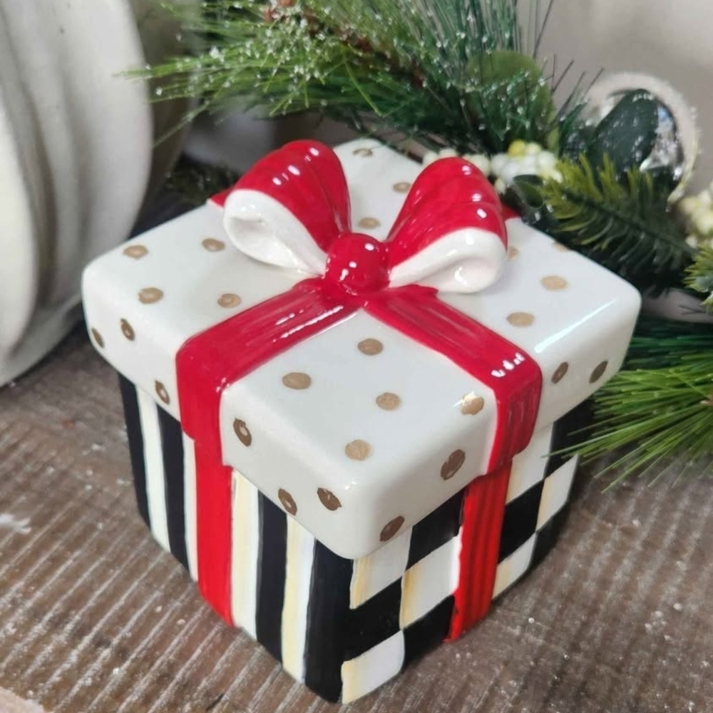Gorgeous, Checked, Ceramic Gift Box with Red Bow
